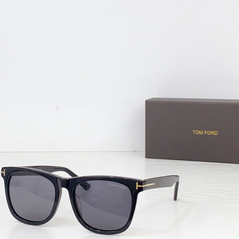 TOM FORD